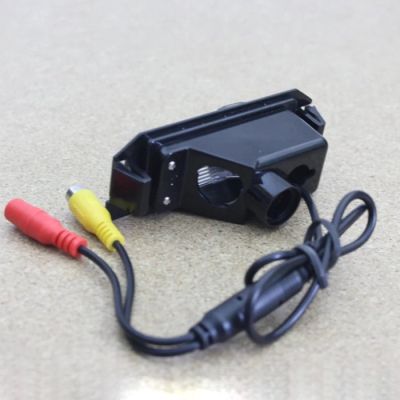 Camera video auto dedicata pentru mersul cu spatele compatibila cu Hyundai I30/Veloster unghi 150 de grade night vision 0 lux U